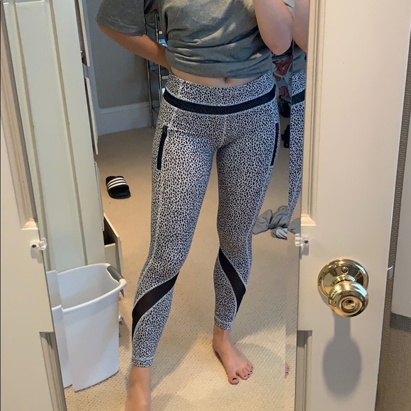 lulu lemon b&w print leggings - Picture 4 of 5